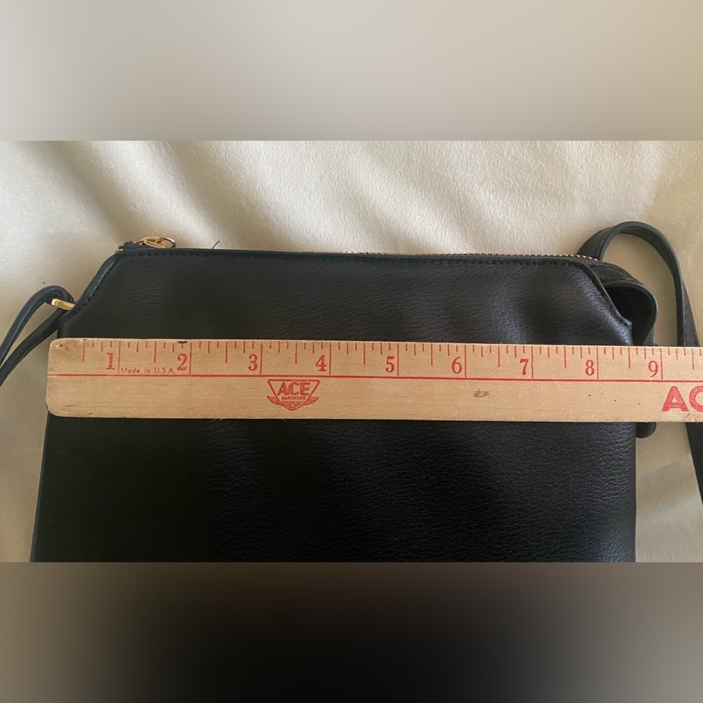 NWOT Vegan Leather Crossbody, Top Zip Closure, interior zip pocket/compartments - Picture 12 of 14